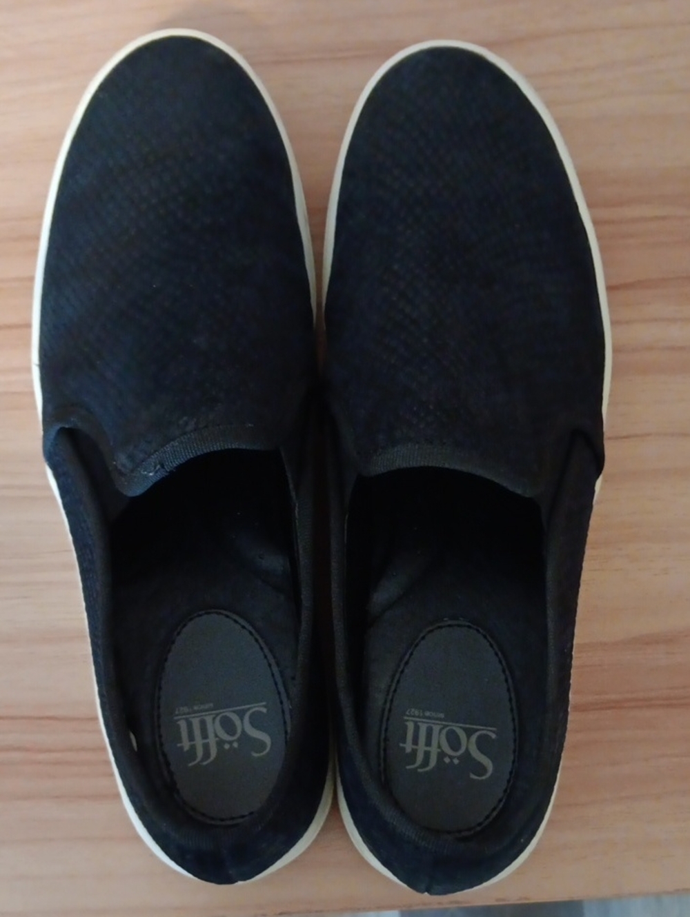 Sofft Black Slip-On Knit Sneakers with White Sole Size 9